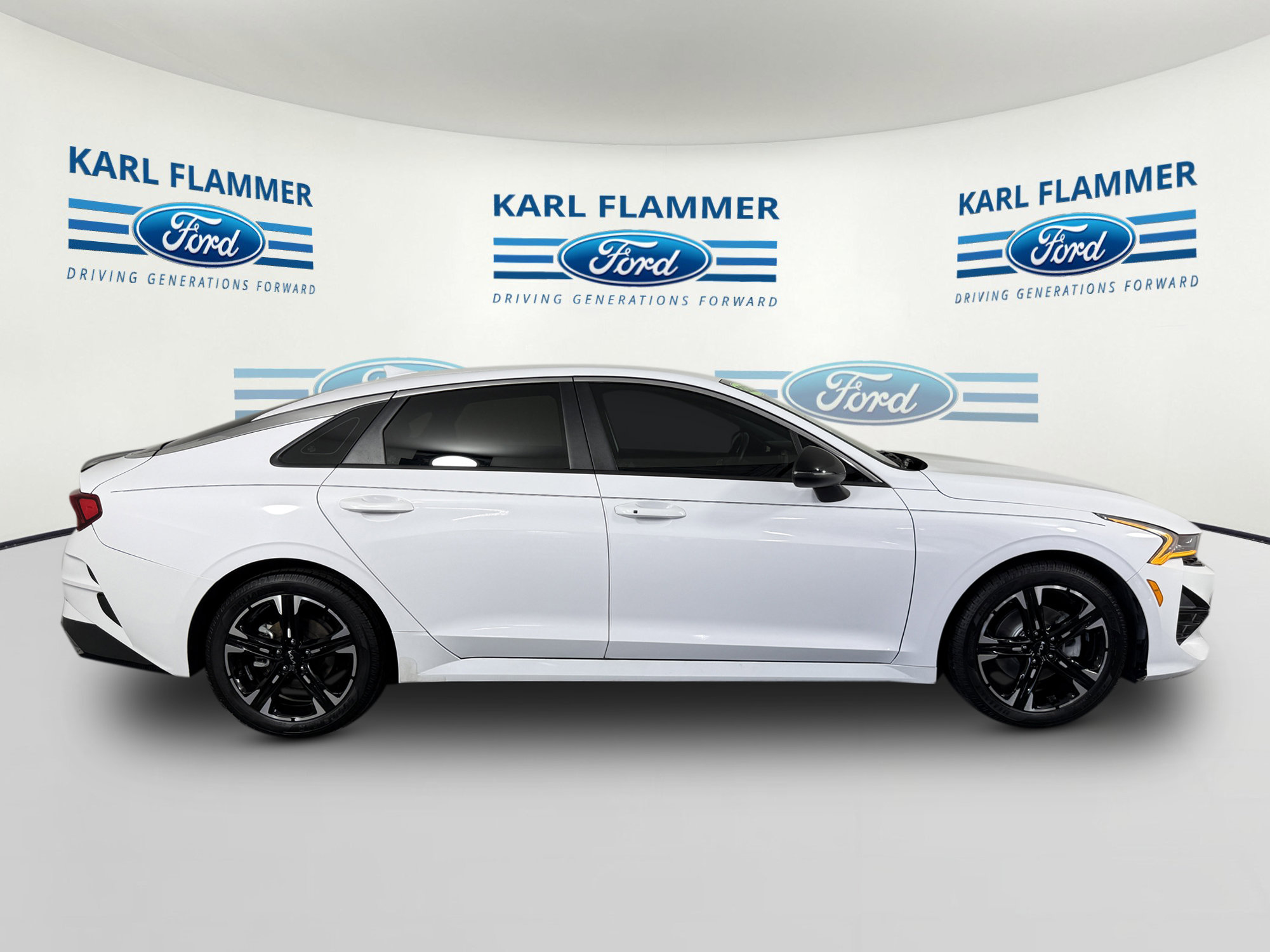 Used 2022 Kia K5 GT-Line AWD/4WD image 2