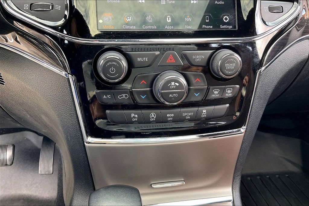 Used 2021 Jeep Grand Cherokee Overland AWD/4WD image 33