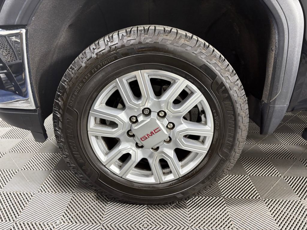 Used 2022 GMC Sierra 3500 SLT w/ SLT Premium Package image 12