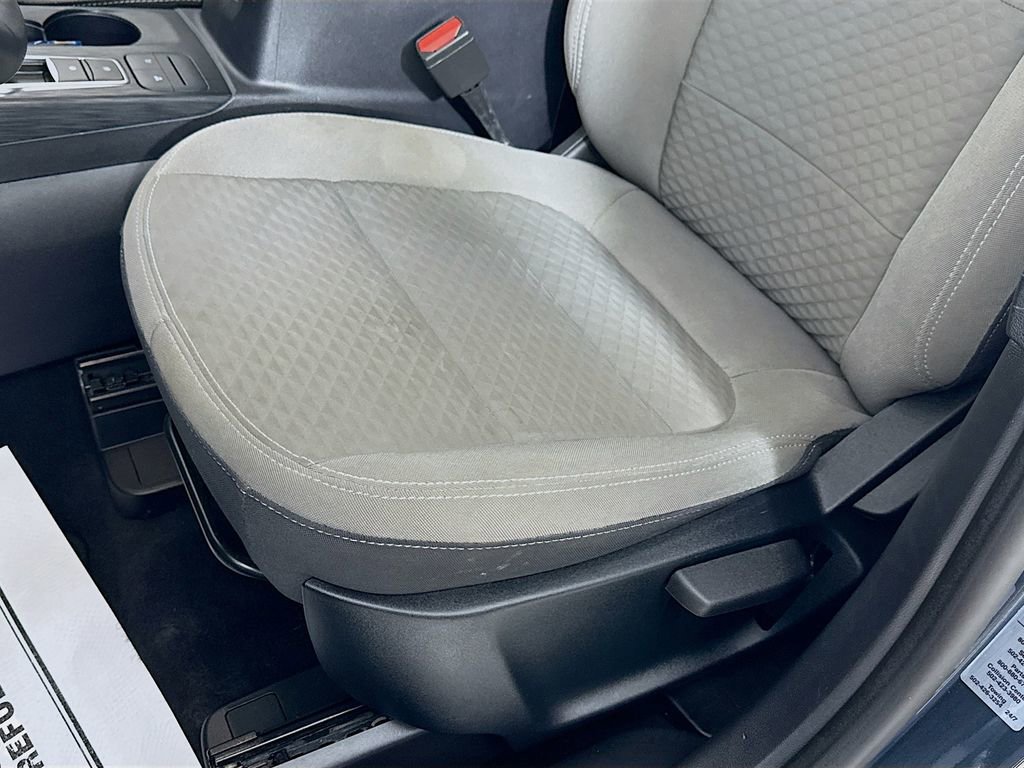 Certified 2022 Ford Escape SE w/ Cold Weather Package image 23
