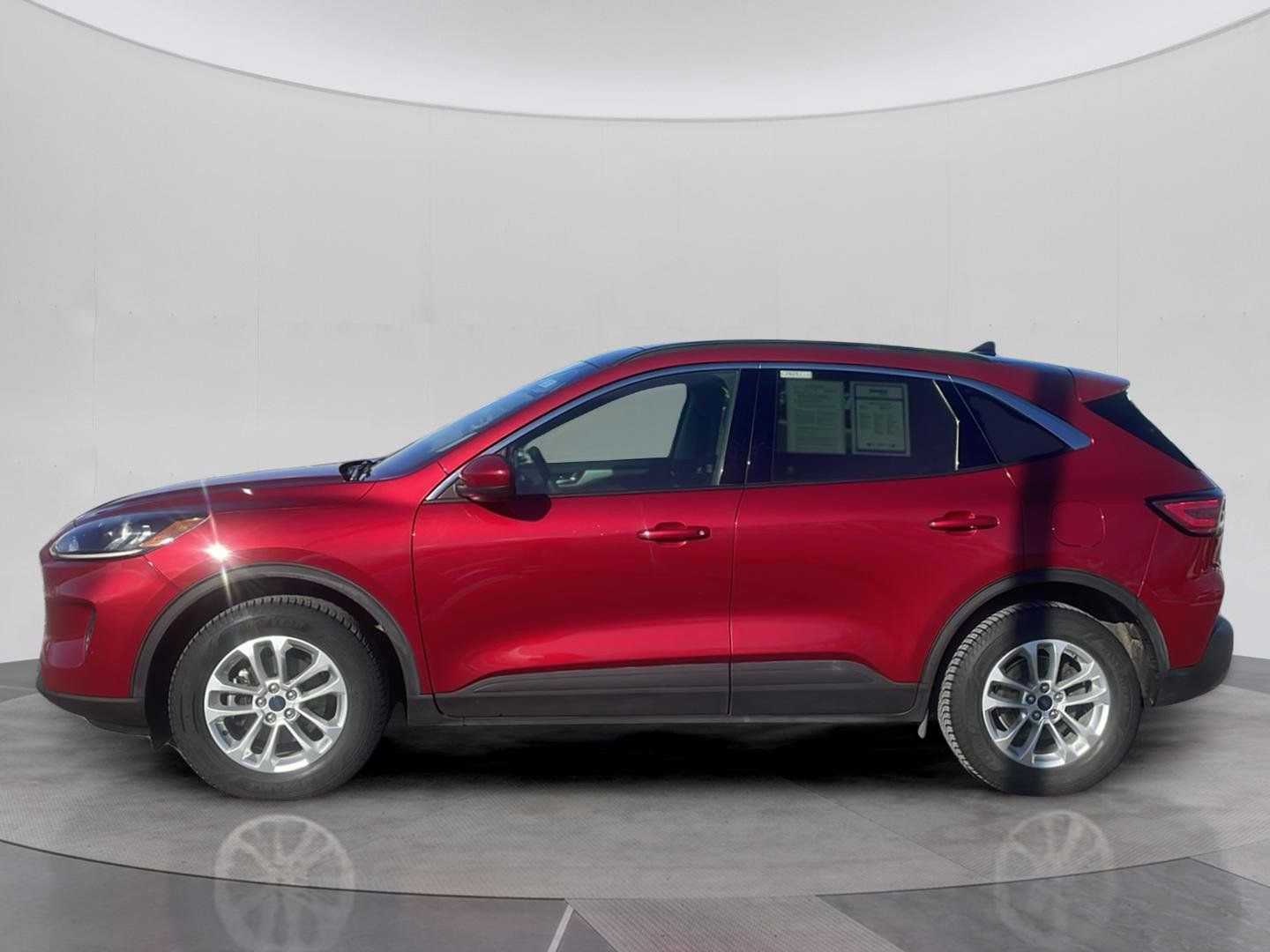 Certified 2020 Ford Escape SE image 2