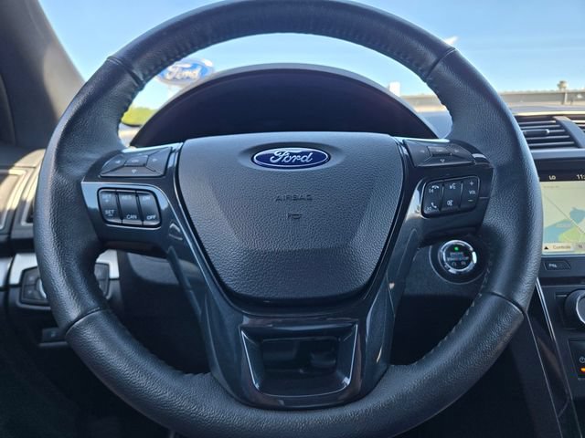 Certified 2018 Ford Explorer XLT w/ Equipment Group 202A AWD/4WD image 18