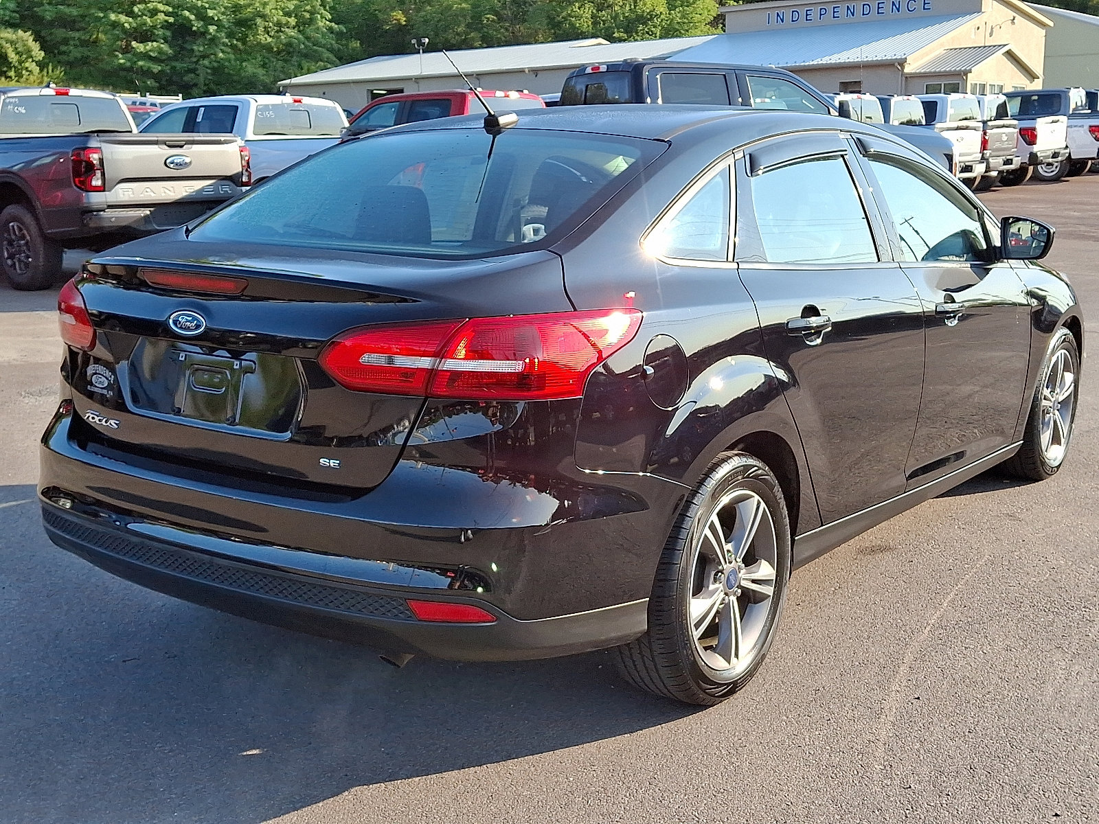 Certified 2018 Ford Focus SE w/ SE Appearance Package image 10