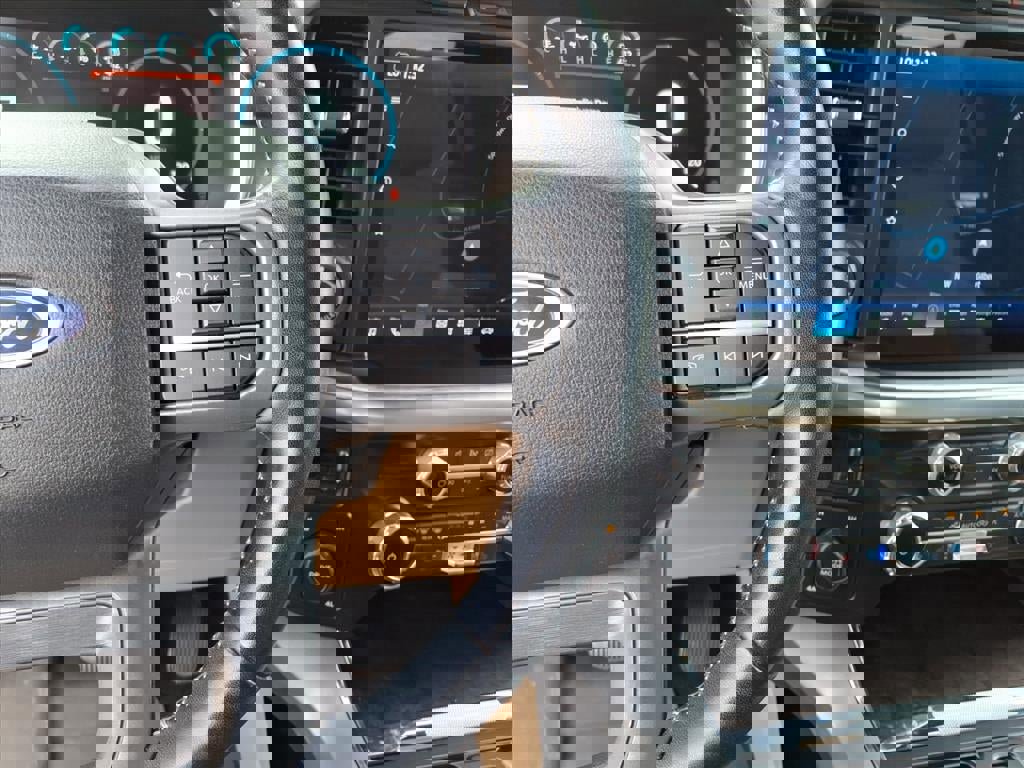 Certified 2022 Ford F150 Lariat w/ Equipment Group 502A High image 25