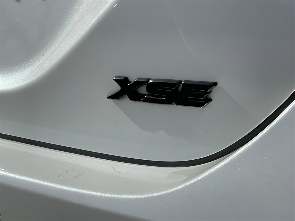 Used 2022 Toyota Camry XSE image 39