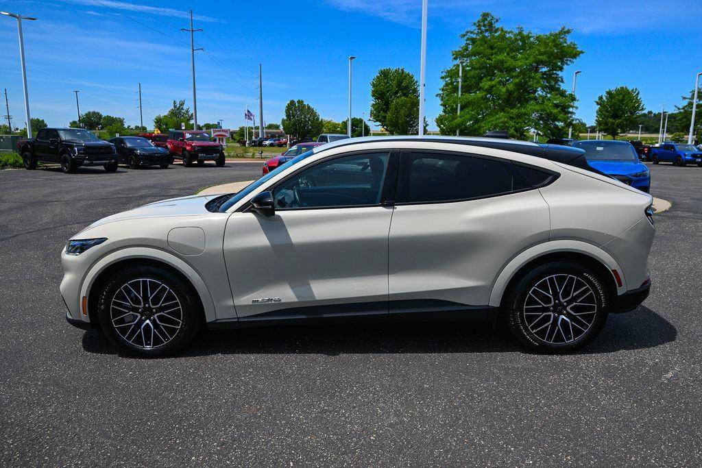 Certified 2025 Ford Mustang Mach-E Premium AWD/4WD image 8