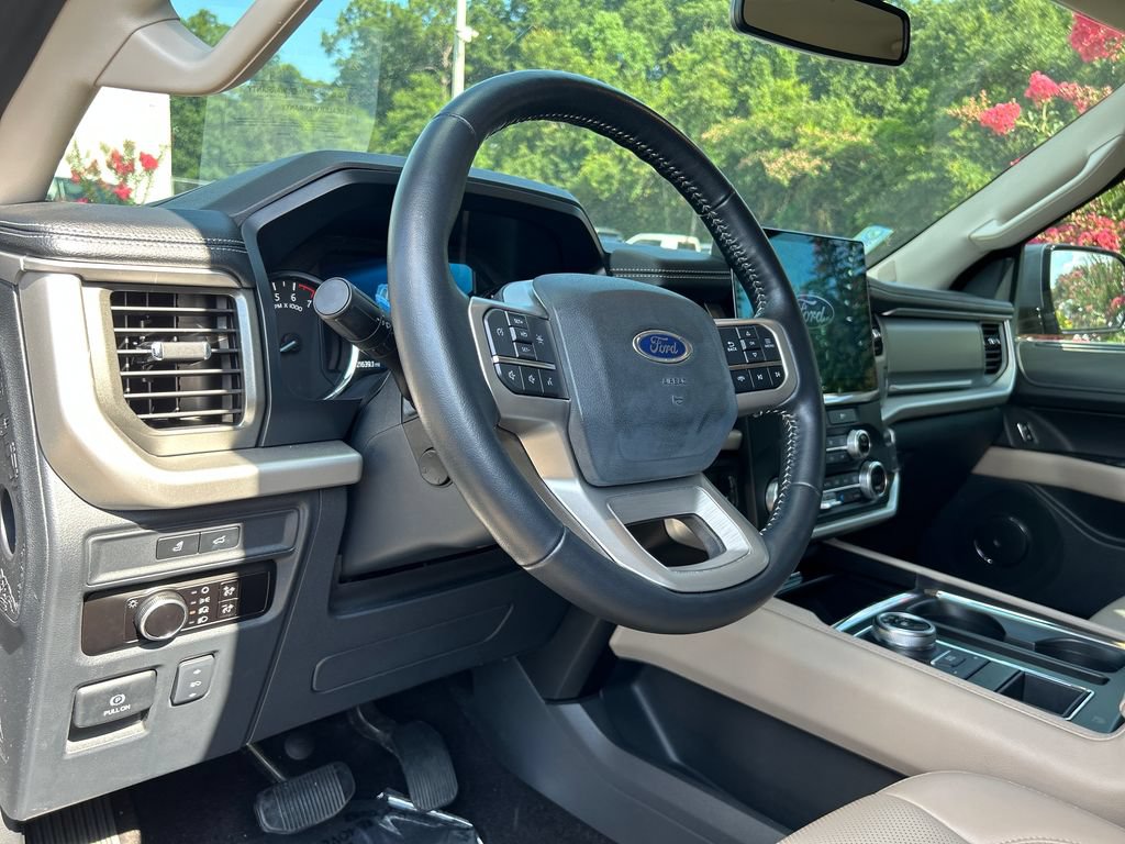 Certified 2023 Ford Expedition XLT RWD image 10