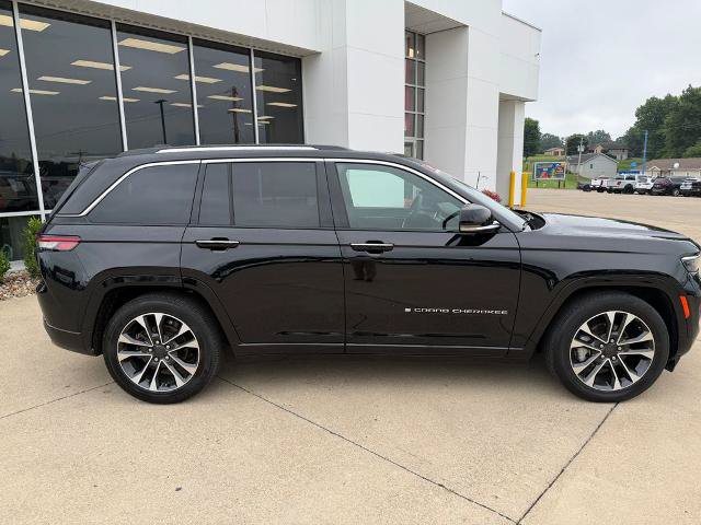 Used 2023 Jeep Grand Cherokee Overland AWD/4WD image 10