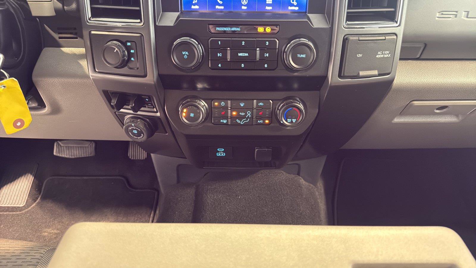 Certified 2022 Ford F350 XLT w/ XLT Premium Package AWD/4WD image 25