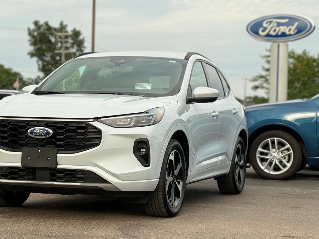 Certified 2025 Ford Escape ST-Line Elite w/ Premium Technology Package AWD/4WD image 38