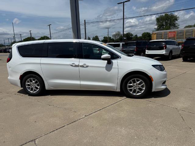Used 2023 Chrysler Voyager LX FWD image 24