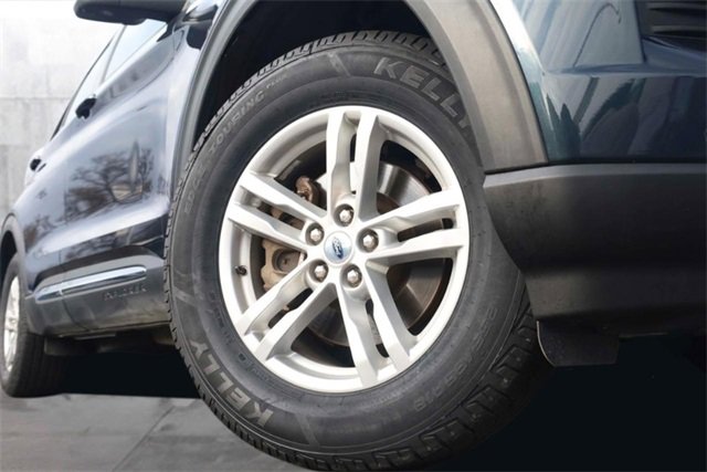 Certified 2023 Ford Explorer XLT w/ Equipment Group 202A image 3