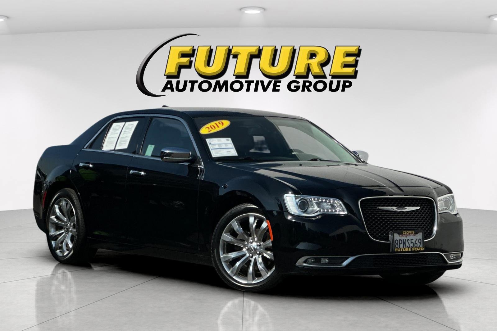 Used 2019 Chrysler 300 Limited image 7