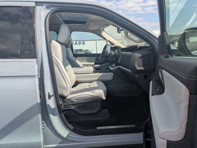 Certified 2025 Ford Expedition Platinum w/ Platinum Ultimate Package image 37