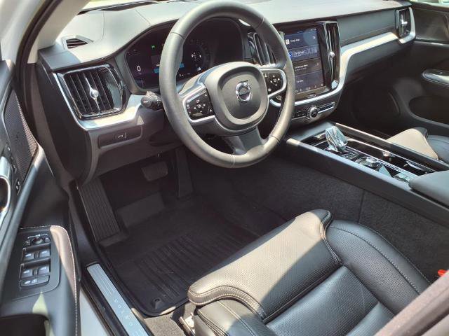 Used 2023 Volvo V60 B5 Cross Country Ultimate w/ Climate Package image 10