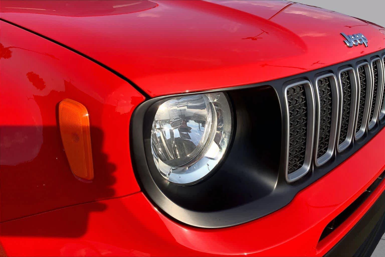 Used 2023 Jeep Renegade Latitude w/ Sun/Sound Group AWD/4WD image 26
