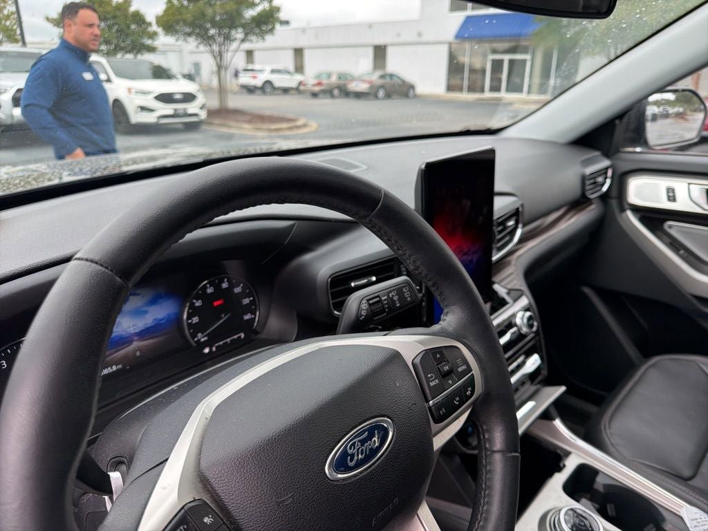 Certified 2023 Ford Explorer Limited w/ Limited Technology Package AWD/4WD image 6