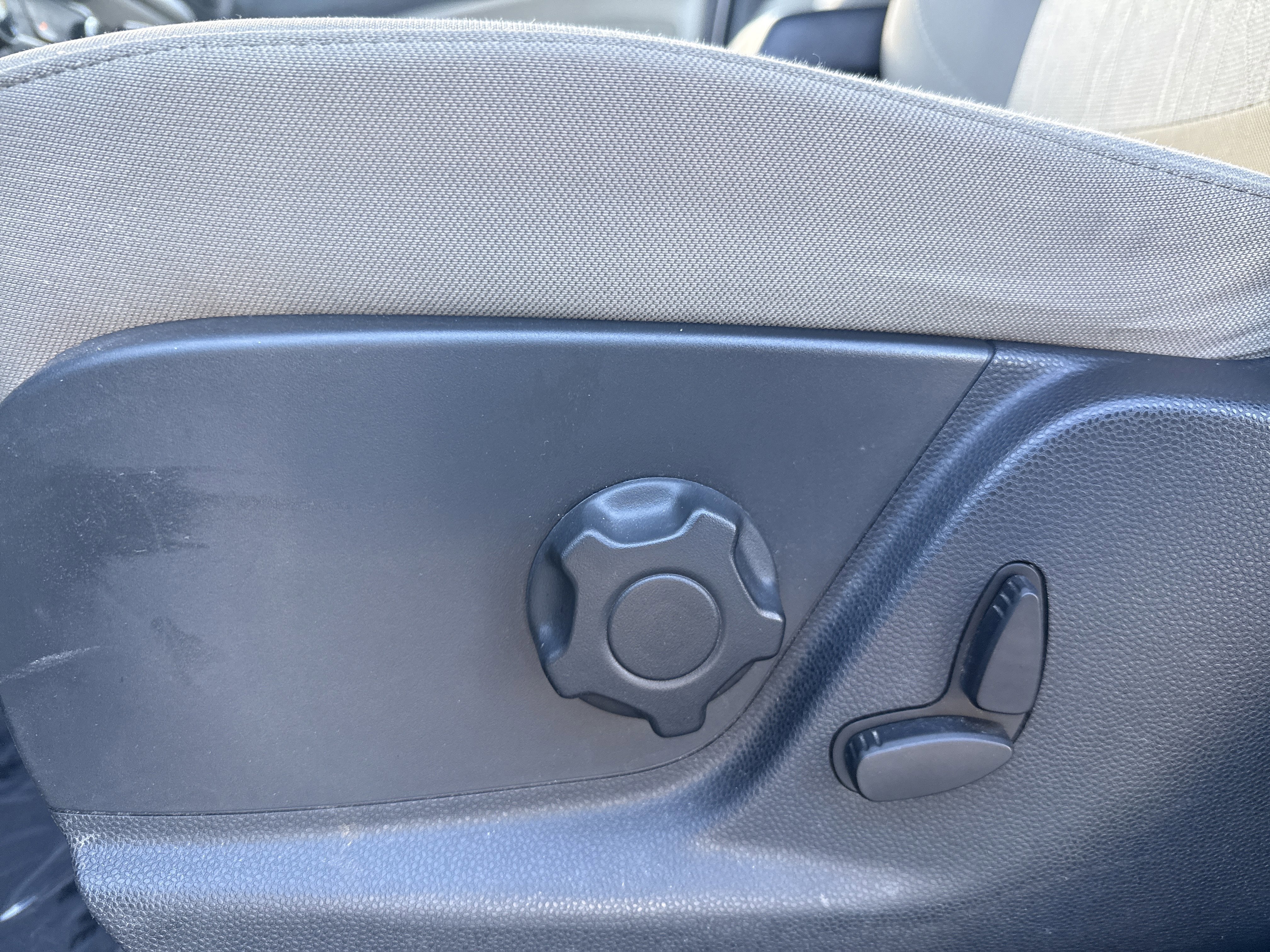 Certified 2018 Ford EcoSport SE w/ SE Cold Weather Package image 13