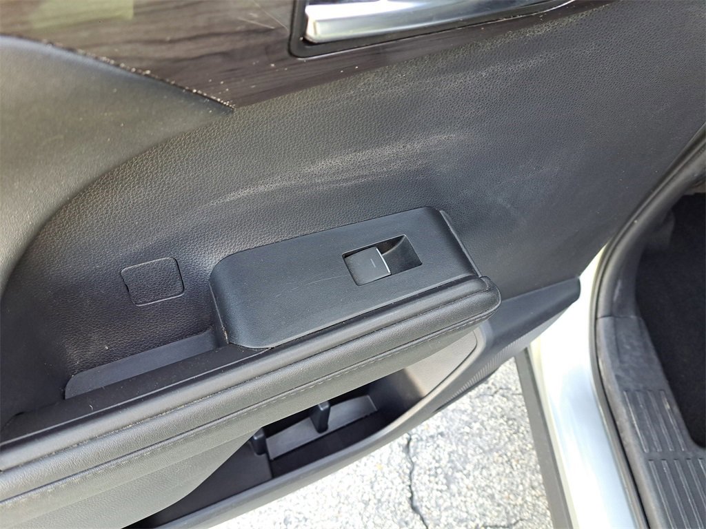 Used 2021 Toyota Highlander Limited image 10