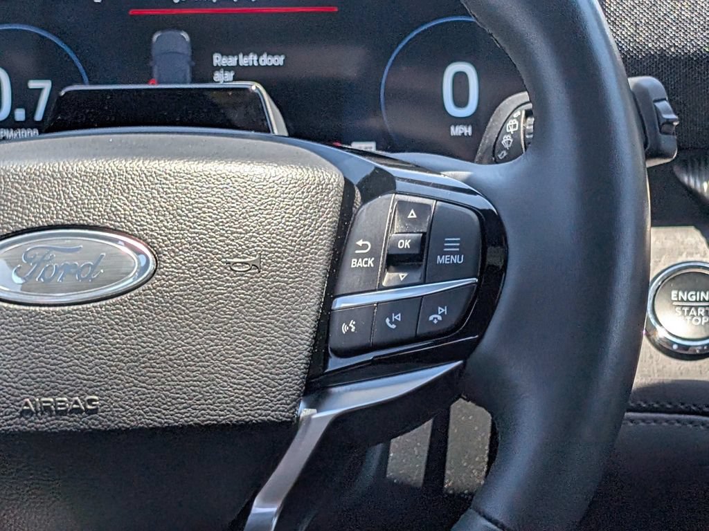 Certified 2025 Ford Explorer Platinum RWD image 21
