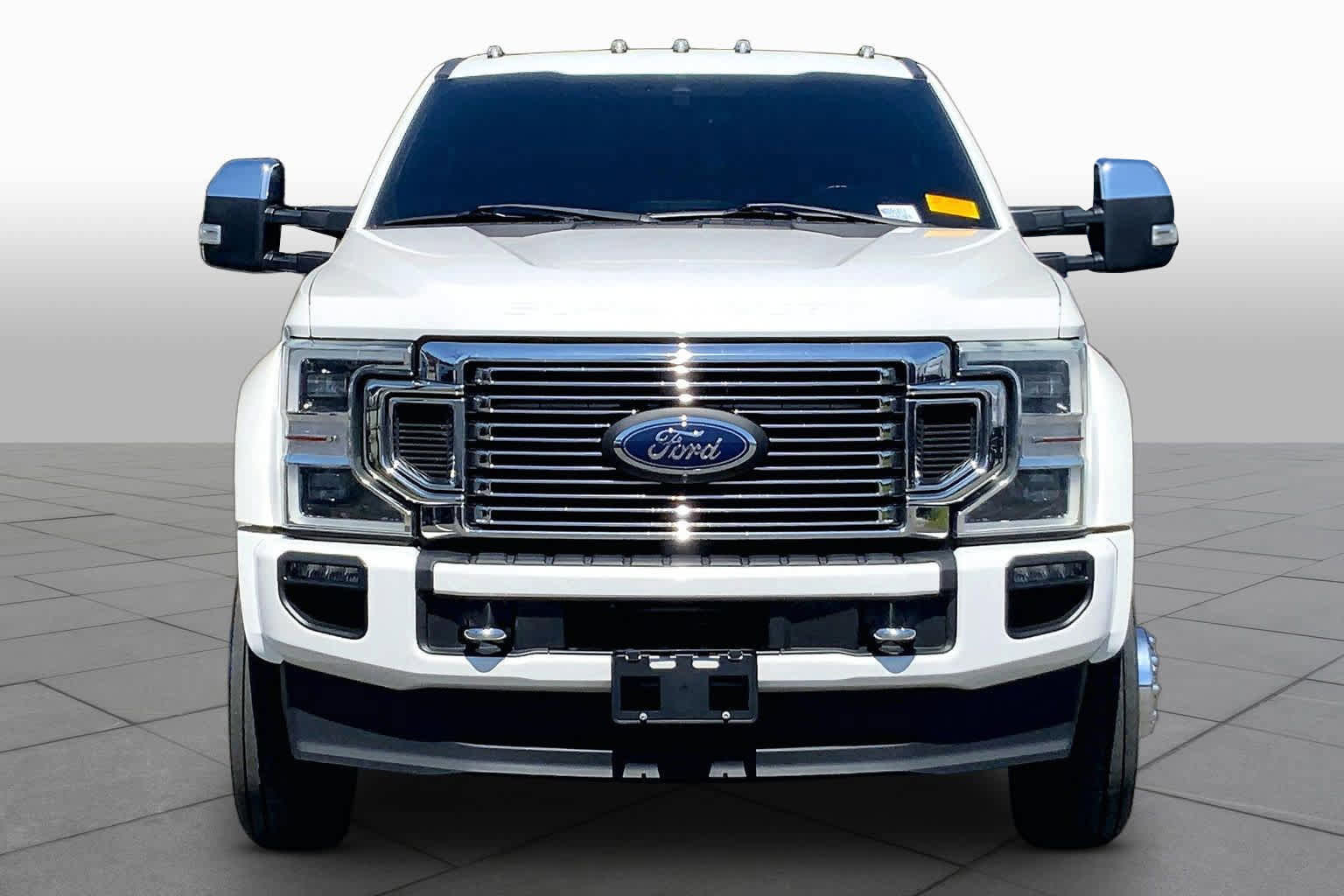 Certified 2022 Ford F450 Platinum w/ FX4 Off-Road Package image 4