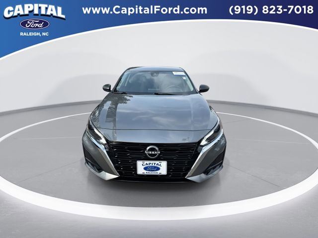 Used 2024 Nissan Altima 2.5 SV image 3