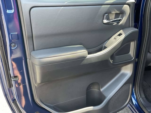 Used 2022 Nissan Frontier SV AWD/4WD image 6