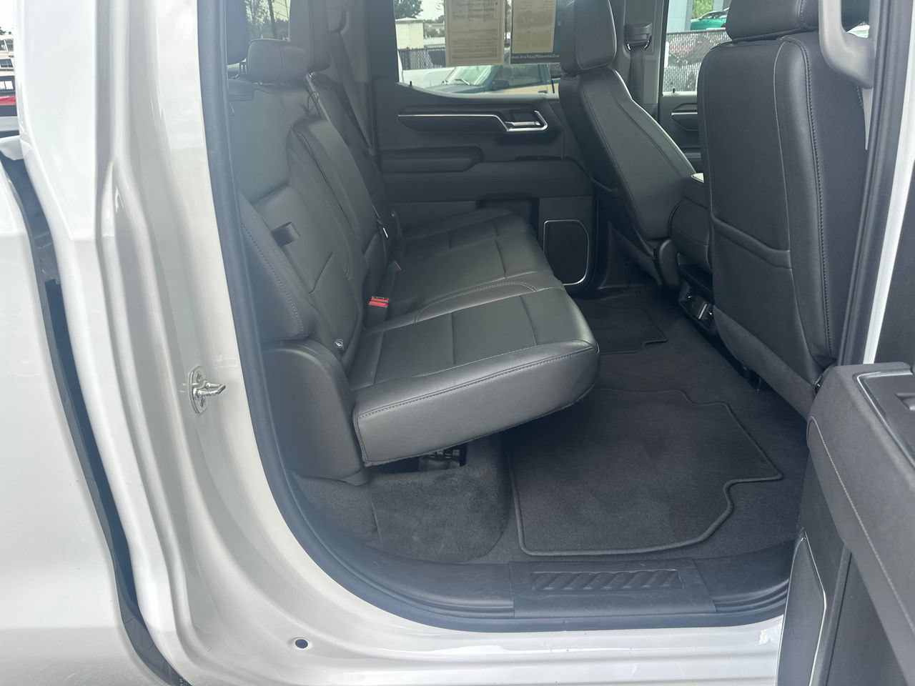 Used 2025 GMC Sierra 1500 SLT RWD image 17