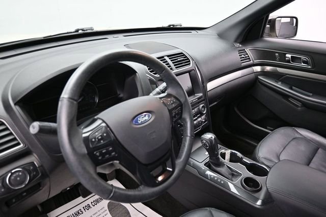Certified 2018 Ford Explorer XLT w/ Equipment Group 202A FWD image 25