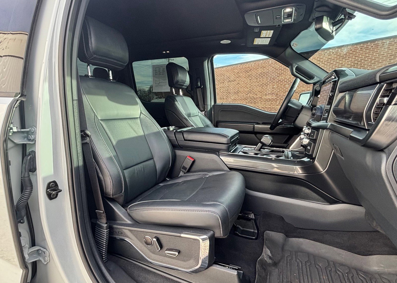 Certified 2023 Ford F150 Lariat w/ Equipment Group 502A High image 36