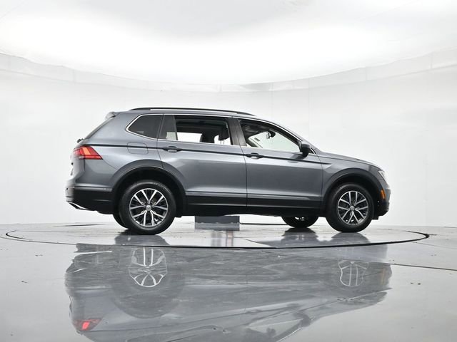 Used 2020 Volkswagen Tiguan SE w/ Panoramic Sunroof Package image 33