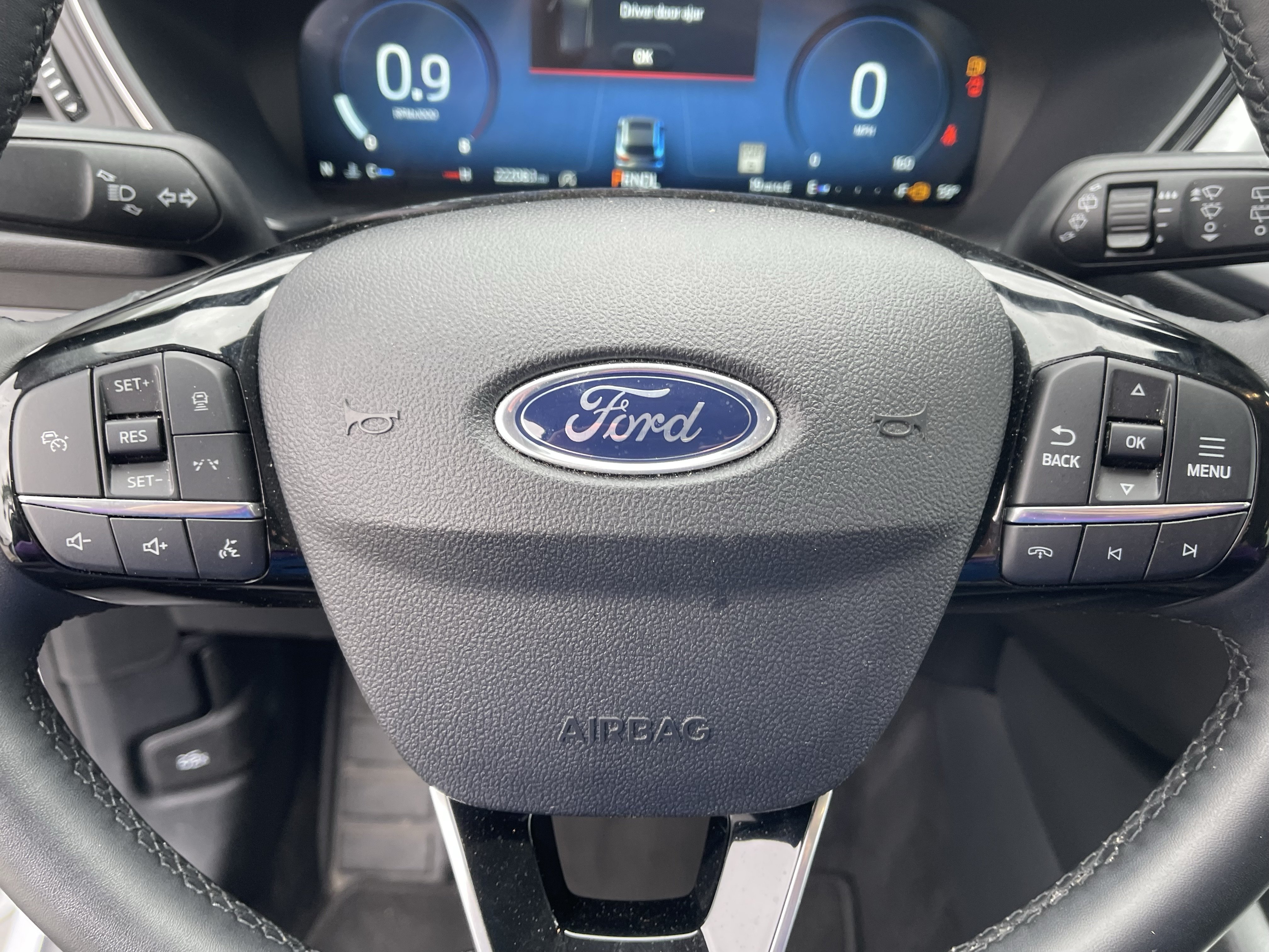 Certified 2025 Ford Escape Platinum AWD/4WD image 15