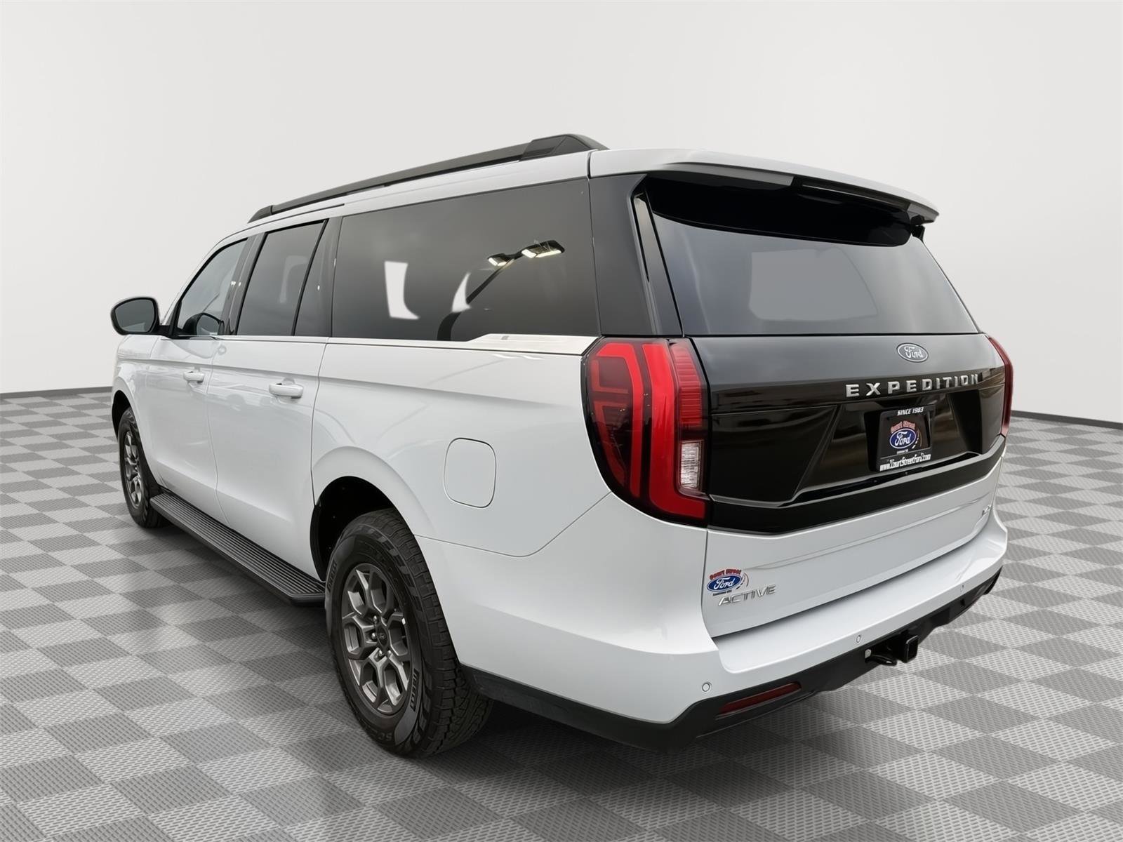 Certified 2025 Ford Expedition Max Active AWD/4WD image 3