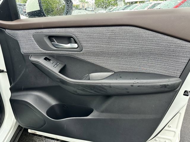 Used 2023 Nissan Rogue SV AWD/4WD image 36