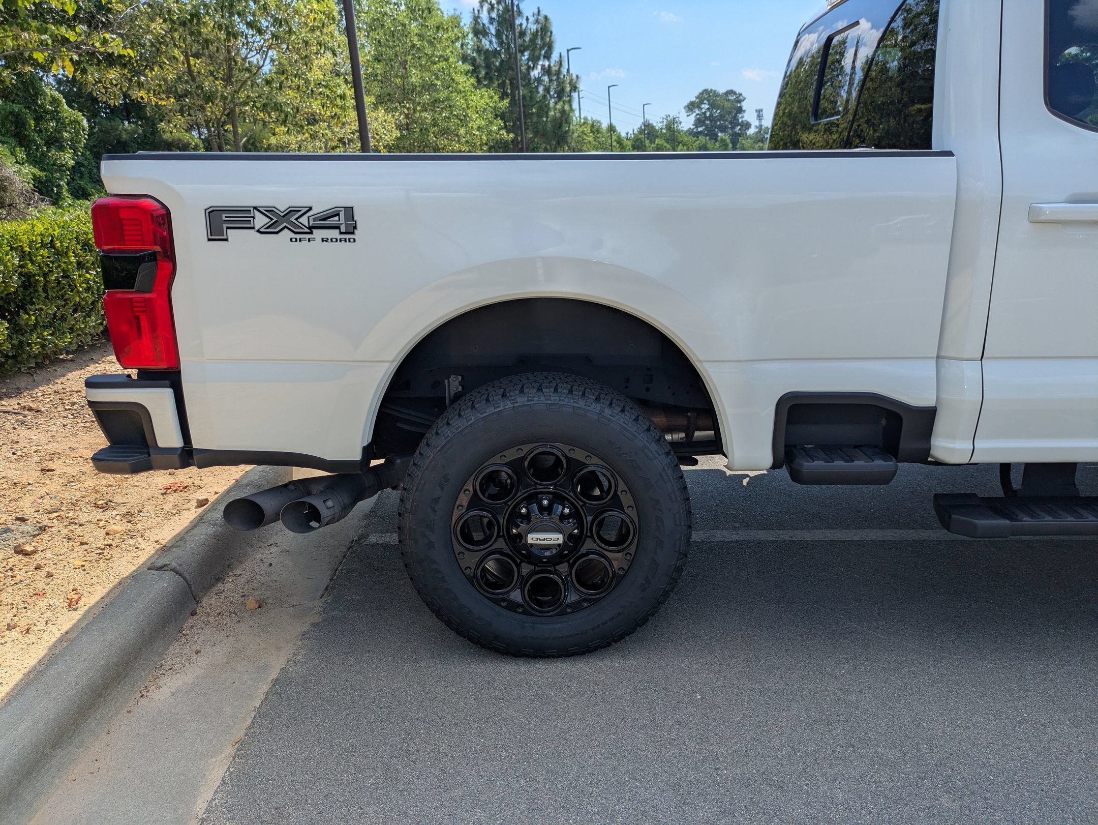 Certified 2023 Ford F250 Lariat w/ Black Appearance Package AWD/4WD image 37