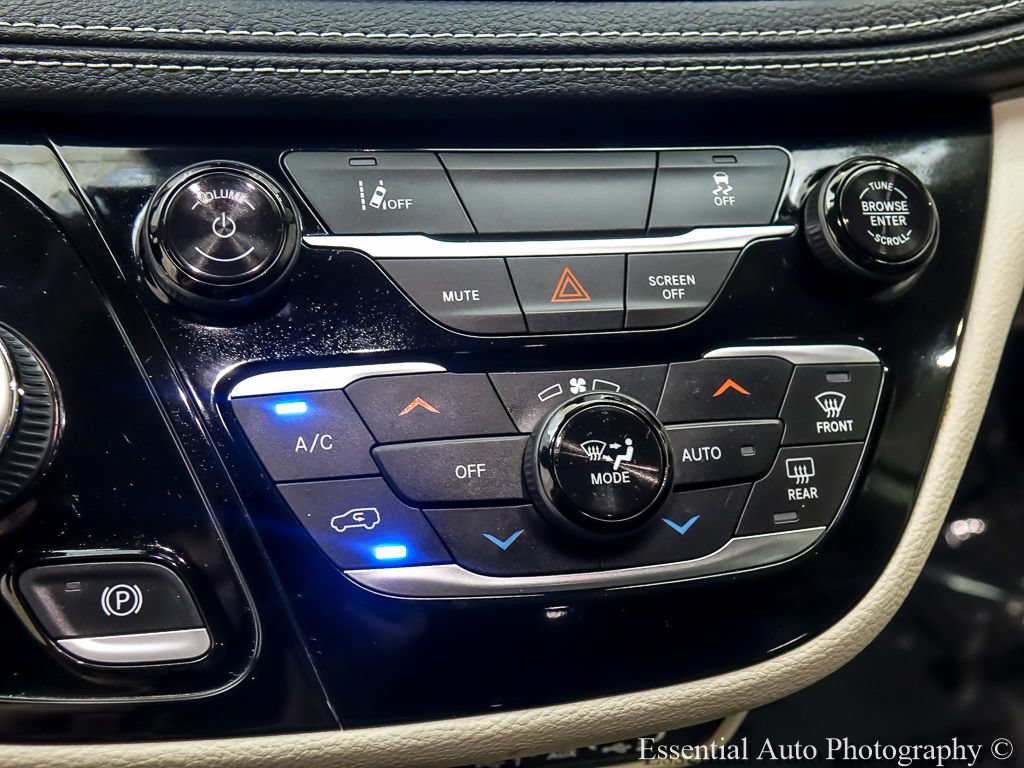 Used 2022 Chrysler Pacifica Touring-L FWD image 17