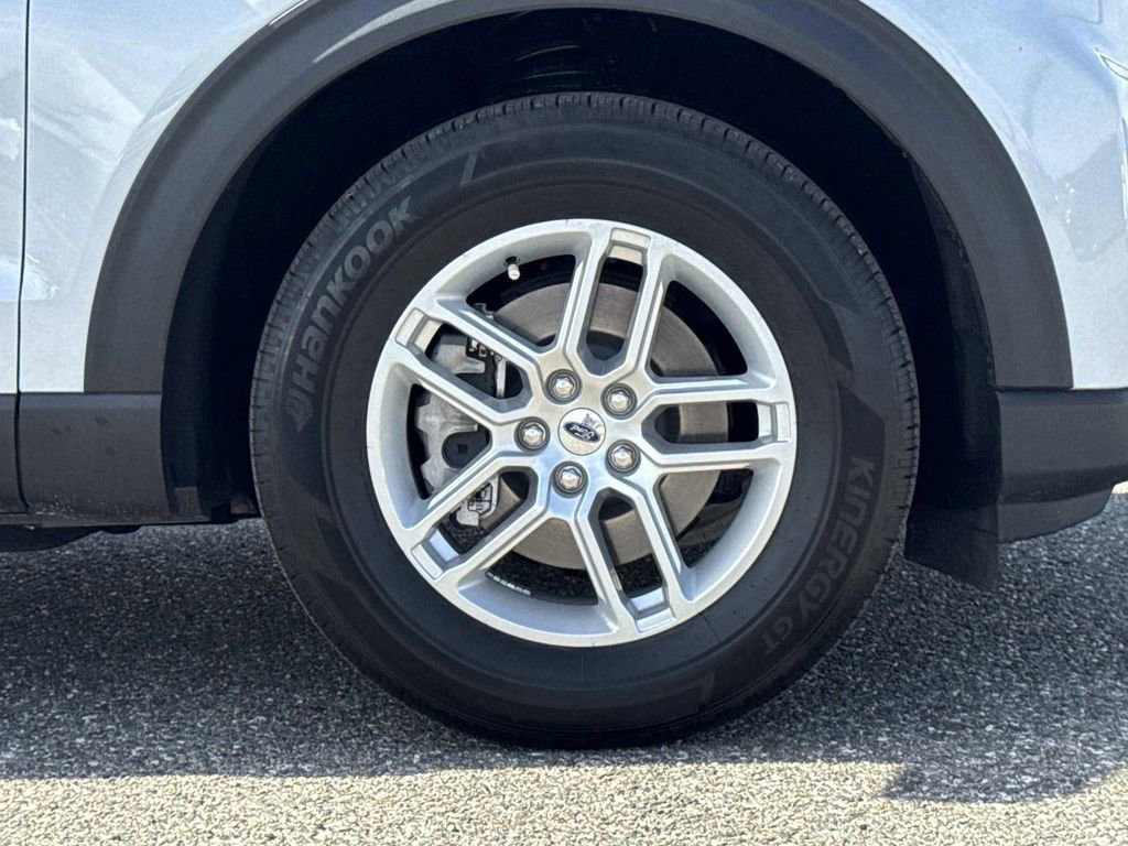 Certified 2025 Ford Explorer Active w/ Active Comfort Package image 31