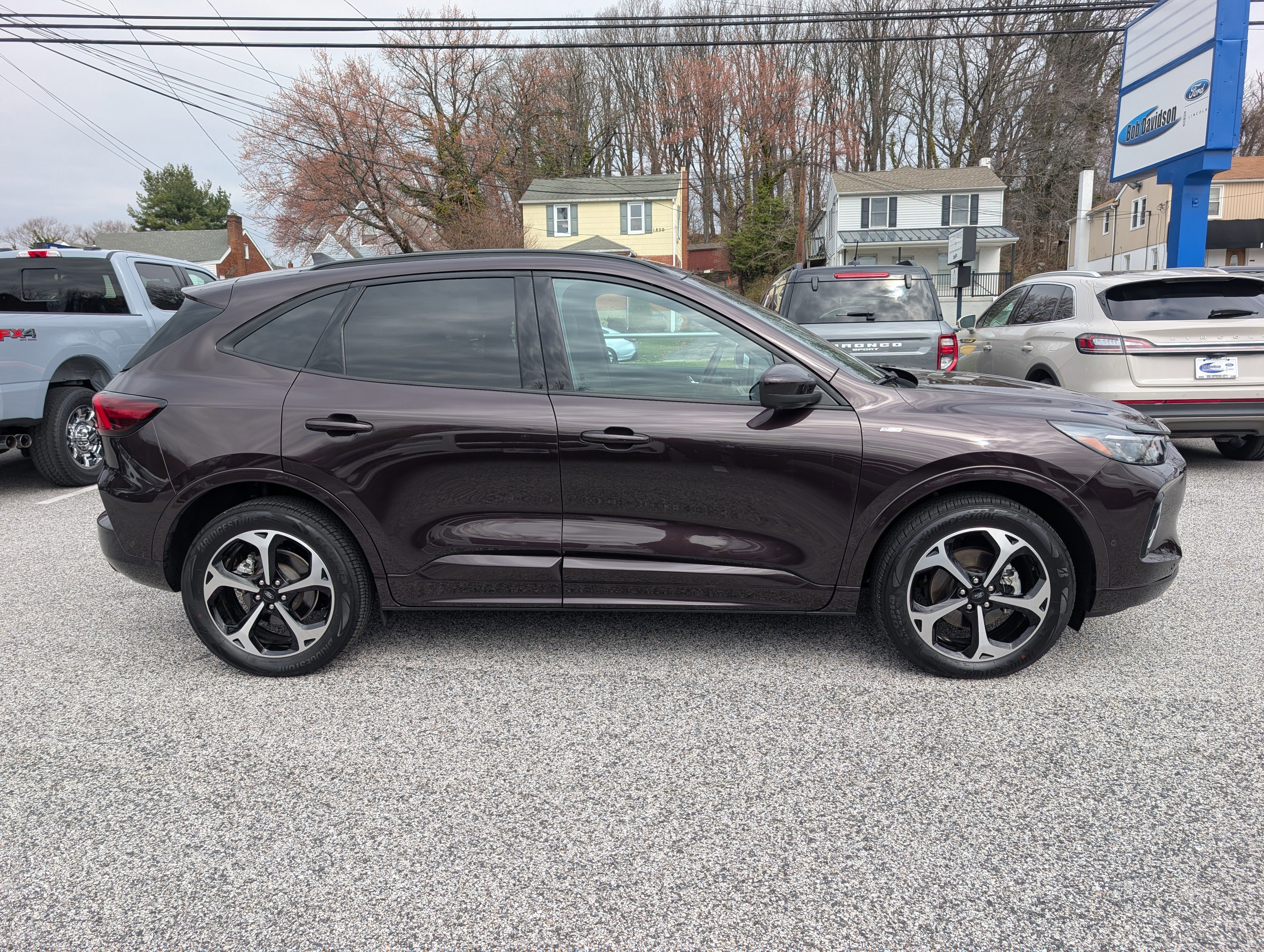 Certified 2023 Ford Escape ST-Line Elite w/ Premium Technology Package image 2