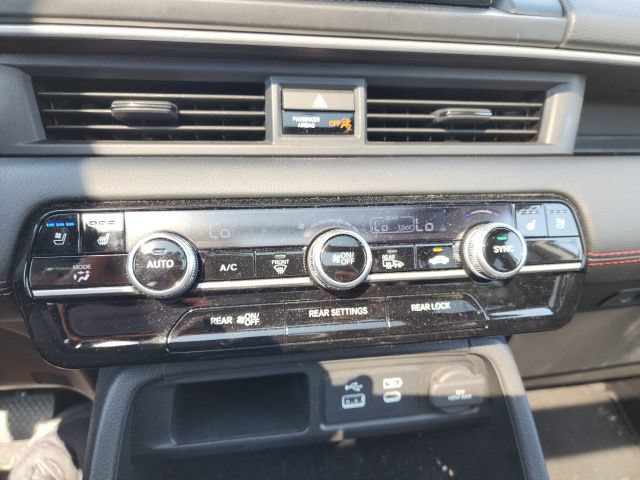 Used 2025 Honda Pilot Black Edition image 53