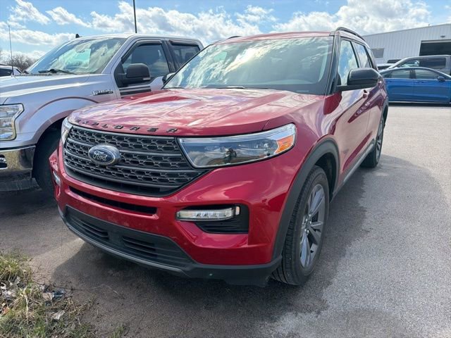 Certified 2024 Ford Explorer XLT w/ Equipment Group 202A image 3