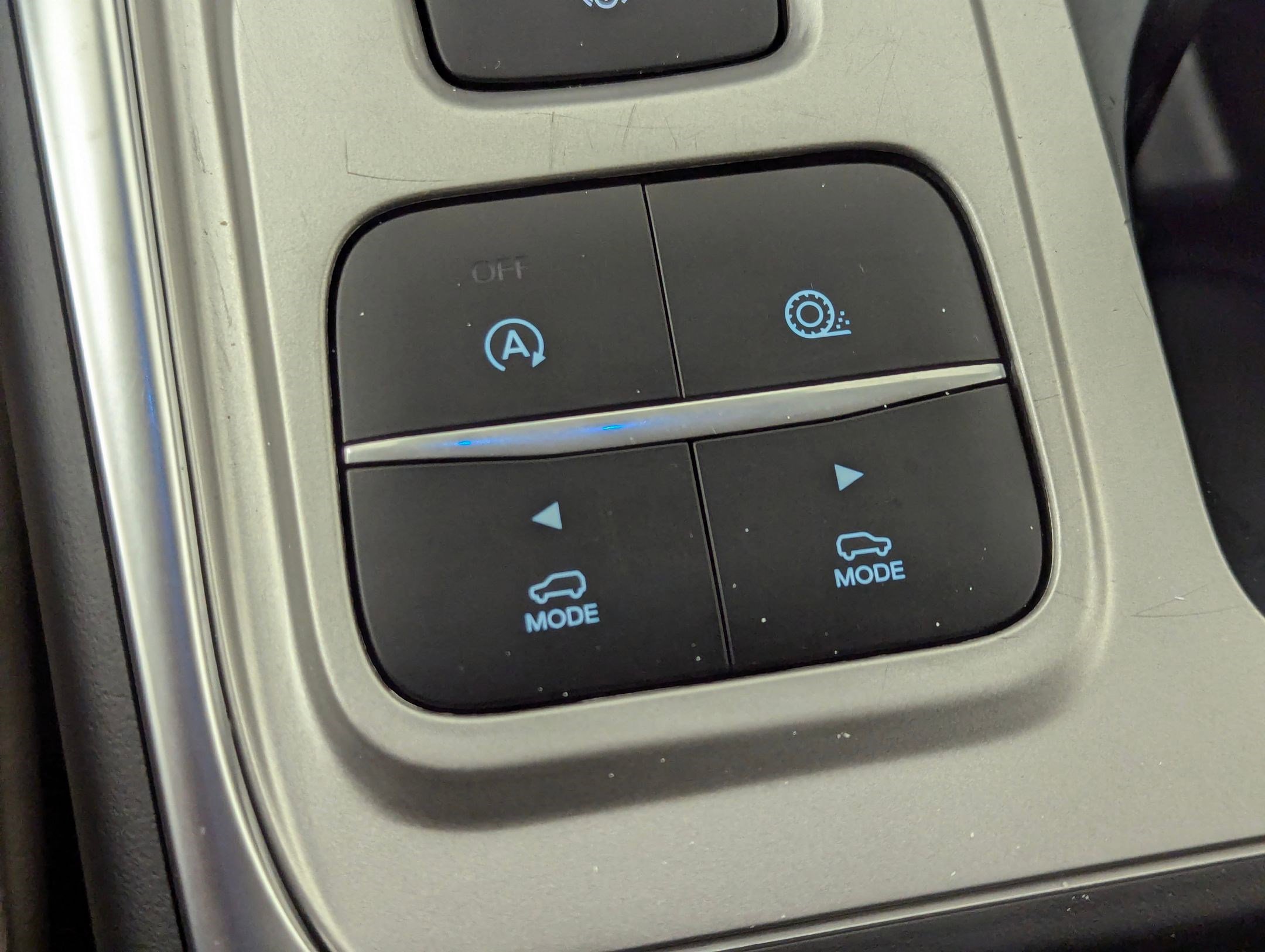 Certified 2024 Ford Explorer XLT w/ Equipment Group 202A image 28