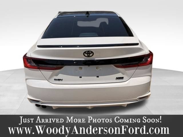 Used 2025 Toyota Camry XSE FWD image 5