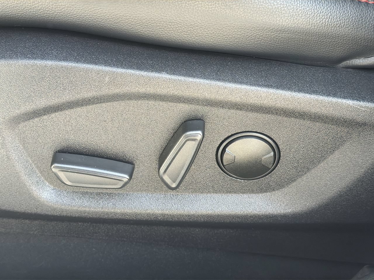 Certified 2024 Ford Edge ST-Line AWD/4WD image 19