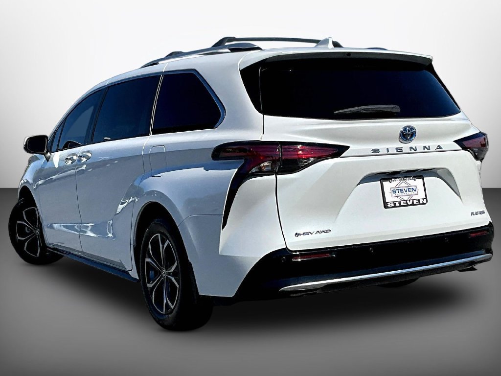 Used 2025 Toyota Sienna Platinum AWD/4WD image 4