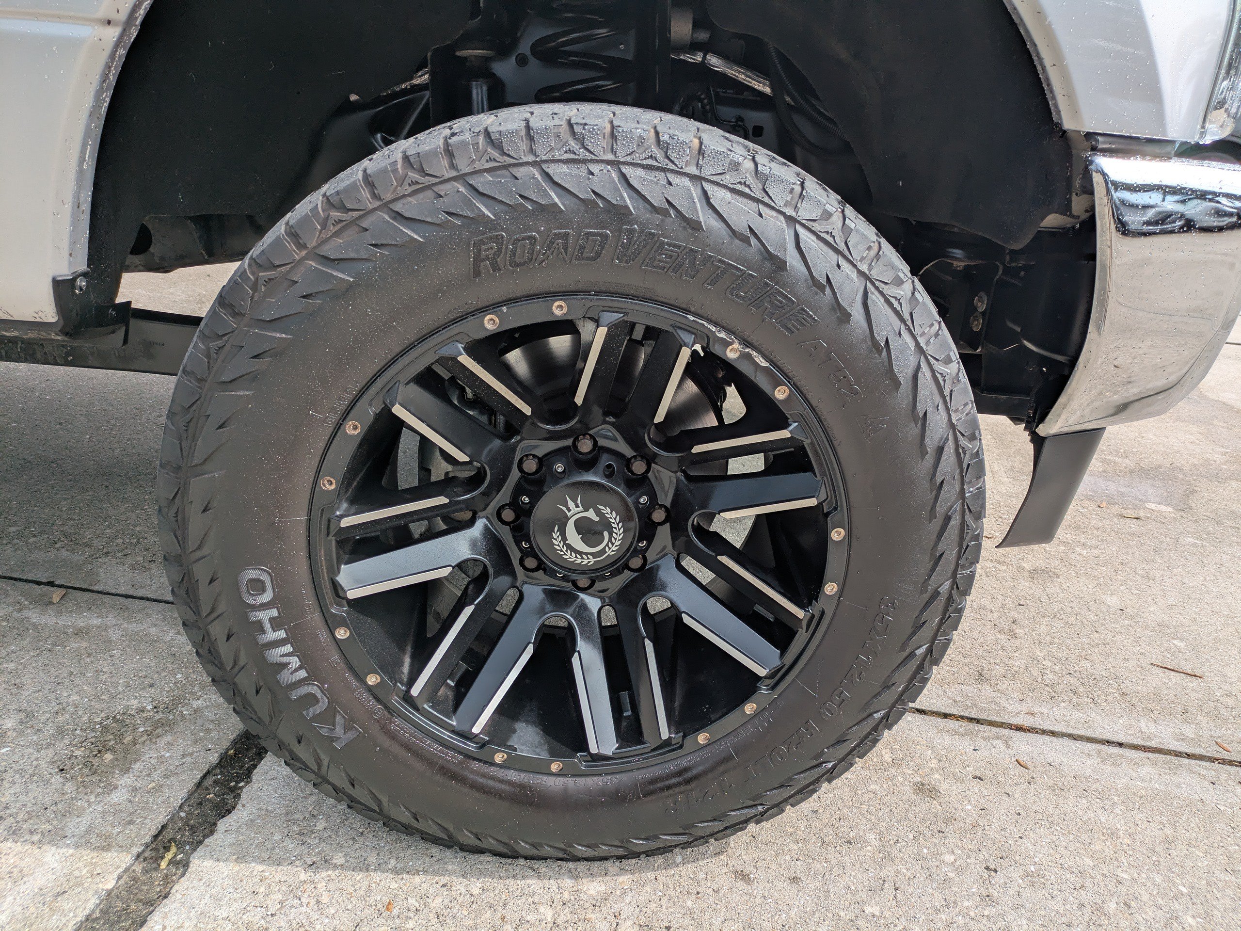 Certified 2019 Ford F350 XLT w/ XLT Premium Package AWD/4WD image 11