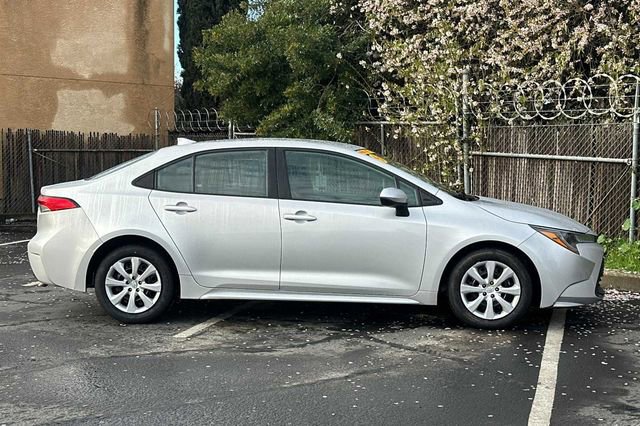 Used 2023 Toyota Corolla LE image 7