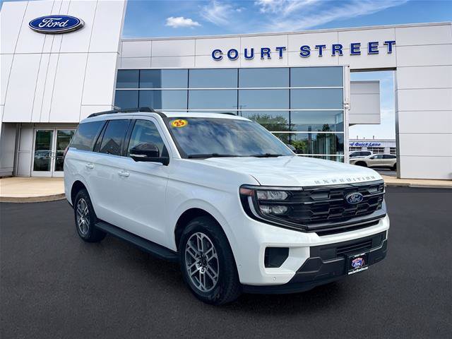 Certified 2025 Ford Expedition Active AWD/4WD image 3