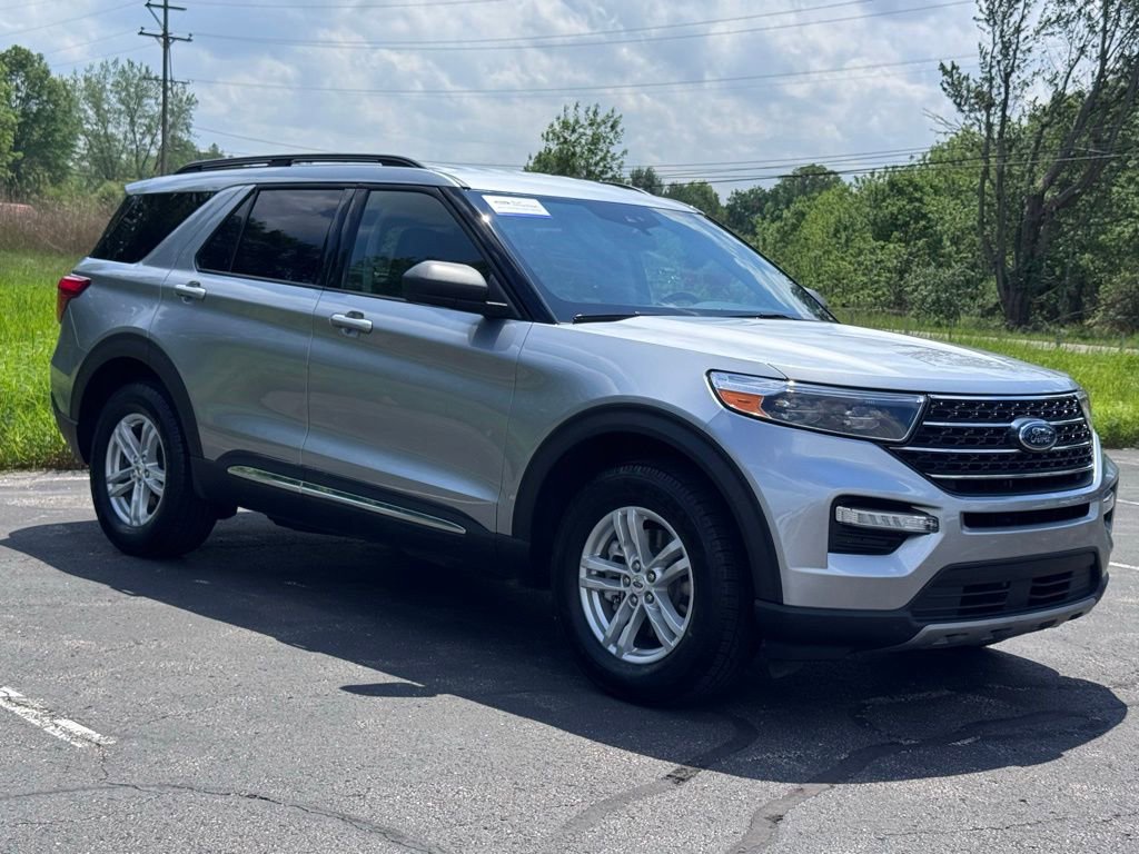 Certified 2022 Ford Explorer XLT w/ Equipment Group 202A AWD/4WD image 6