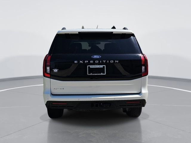 Certified 2025 Ford Expedition Active image 4