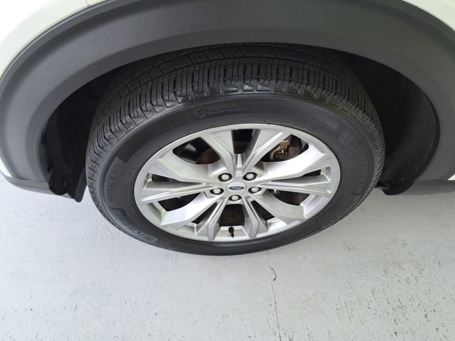 Certified 2020 Ford Explorer XLT w/ Equipment Group 202A image 27